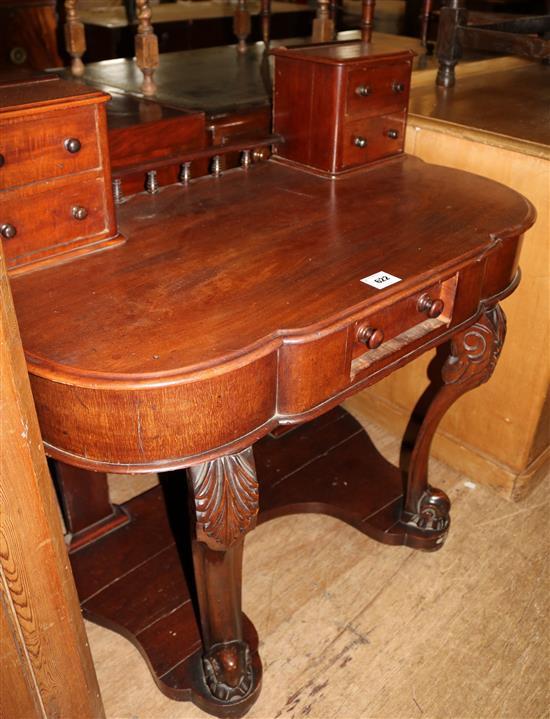Duchess dressing table